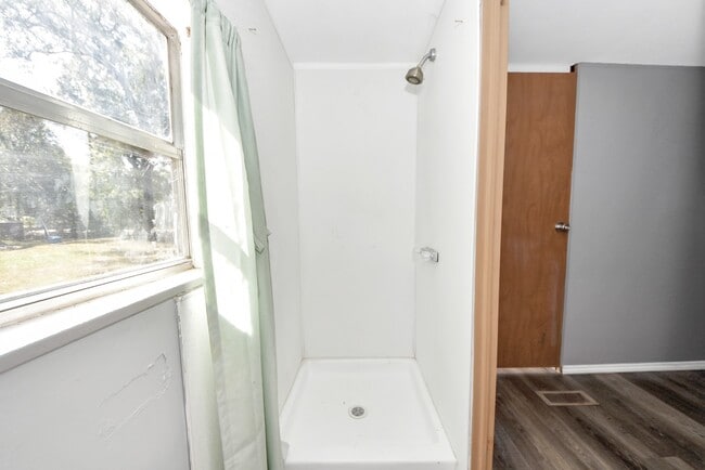 Building Photo - 14009 Rustic Ln