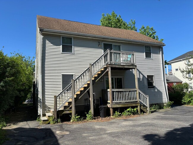 Building Photo - 19 Summerhill Ave
