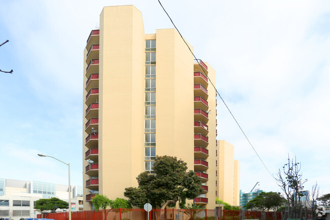 Building Photo - Clementina Towers