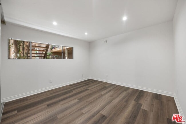 Building Photo - 18350 Hatteras St