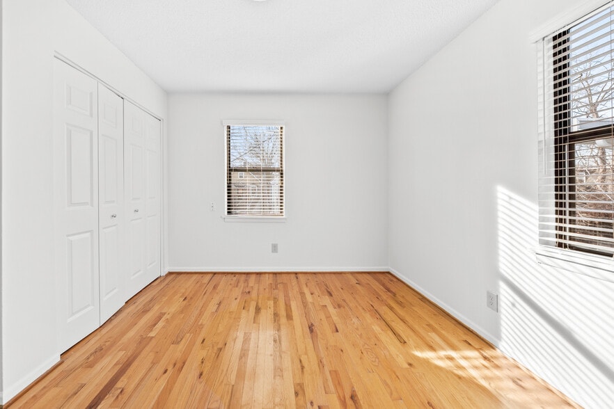 Building Photo - 4012 Oak St