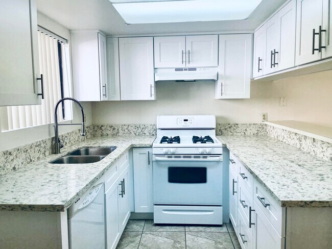 Building Photo - 69603 Heather Way