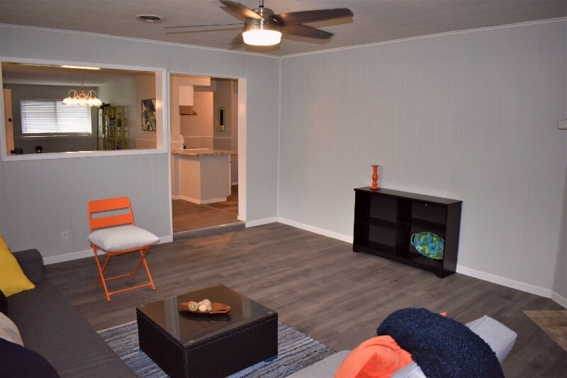 Building Photo - 1300 Milam Way