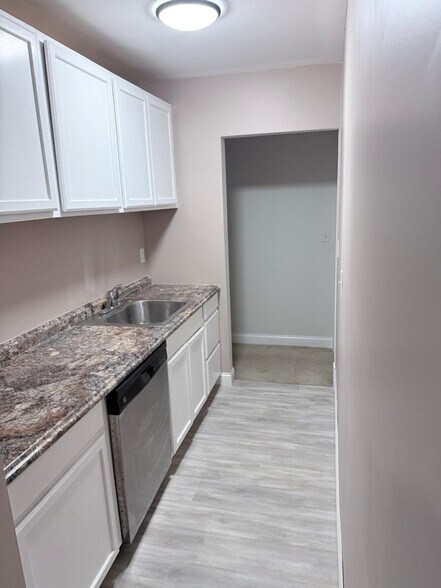 Building Photo - 8 Colby St