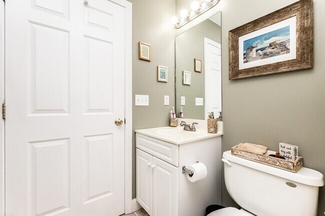 Building Photo - 224 Salem St