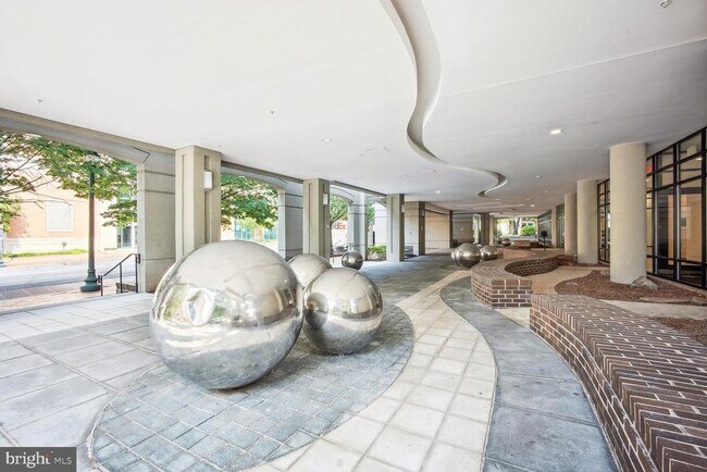 Building Photo - 8045 Newell St