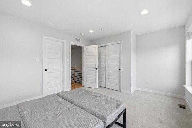 Building Photo - 5104 Randolph Rd