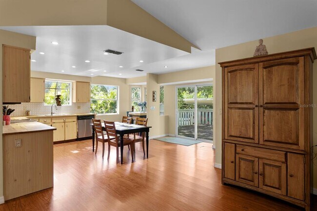 Building Photo - 1343 Highland Ave NW