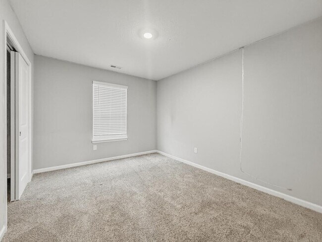 Building Photo - 2557 Plano Dr