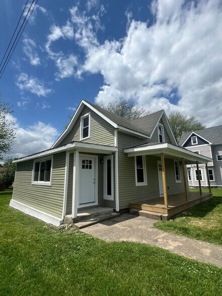 Building Photo - 229 Buckingham St