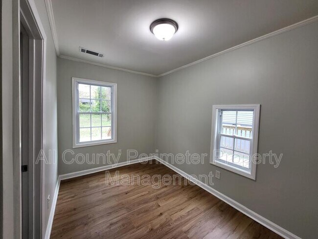 Building Photo - 278 Moreland Way