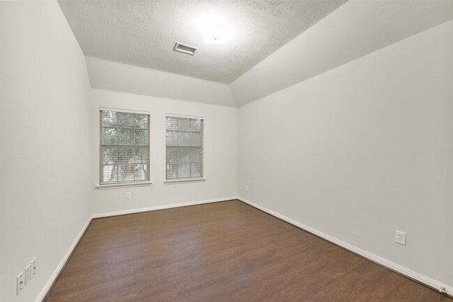 Building Photo - 7514 Boxwood Ridge Ln