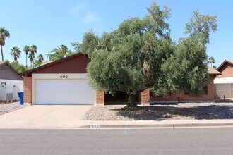 Building Photo - Central Mesa - No HOA with 3 bedrooms