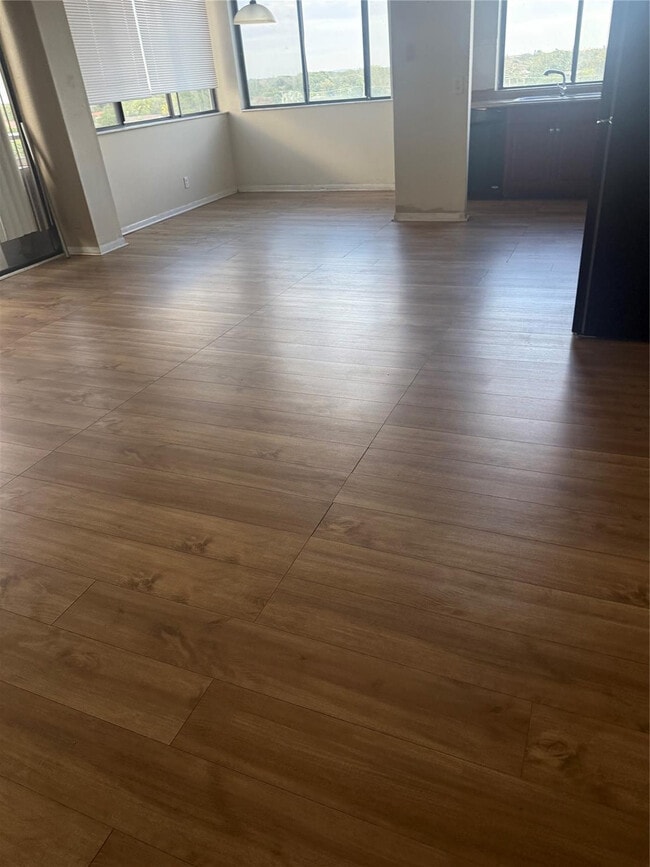 Building Photo - 4222 Inverrary Blvd