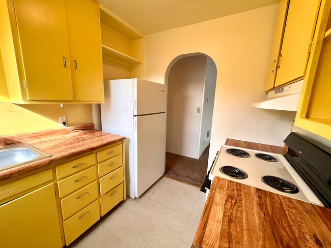 Building Photo - c1522