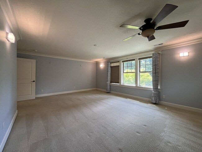 Building Photo - Luxury 5 Bedroom Home with Soaking Tub, Chef’s Kitchen & Expansive Primary Suite