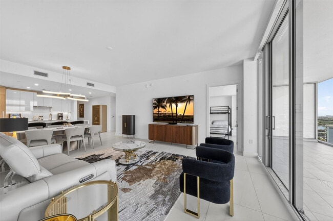 Building Photo - 153 N Seabreeze Blvd