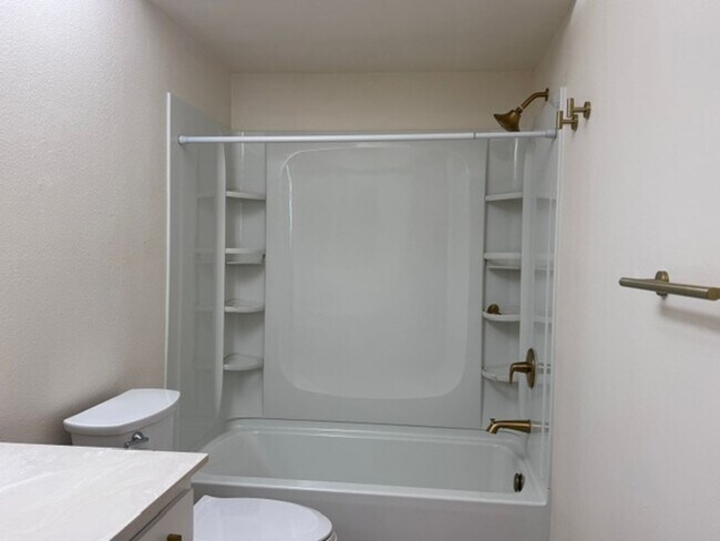 Building Photo - 576 N Bellflower Blvd