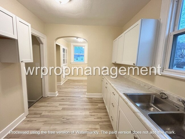 Building Photo - 4121 Kingsbury Ave