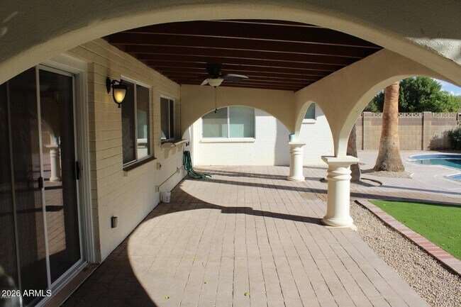 Building Photo - 1517 E Gemini Dr