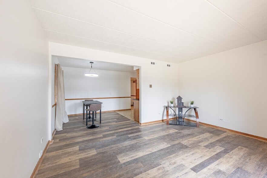 Building Photo - 3103 Grove Ave