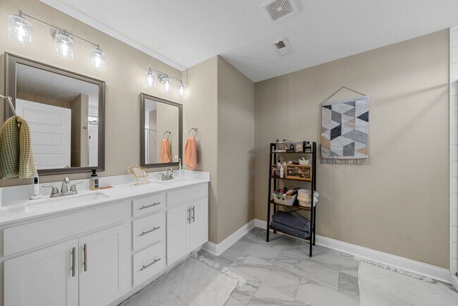 Building Photo - Modern Home in The Quarry Subdivision!