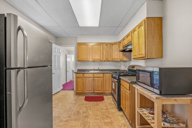 Building Photo - 513 Morris St