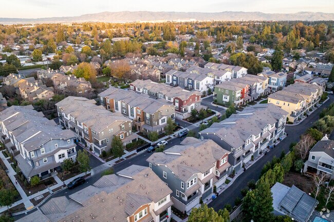Building Photo - Mora Drive Rowhomes