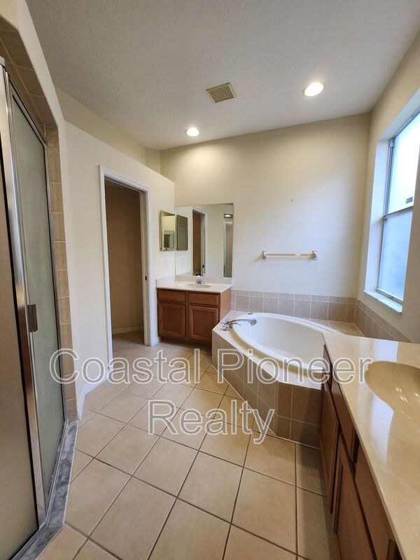 Building Photo - 11614 Whiterook Ct