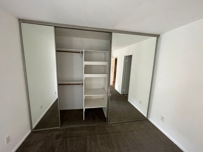 Building Photo - Bright 2bd/2bth in Quiet Del Mar Gated Community