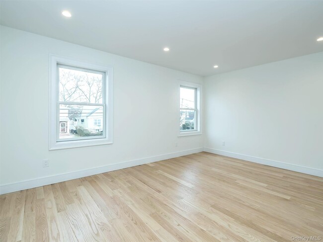 Building Photo - 35 B Dunwood Rd