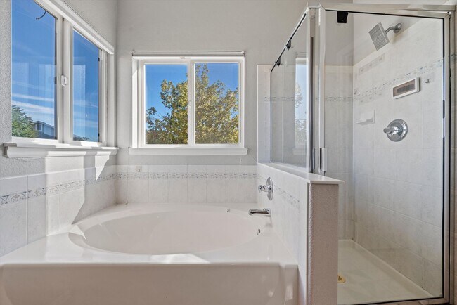 Building Photo - 2258 S Gibralter Way