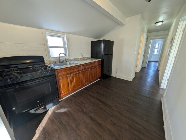 Building Photo - 166 N 12th St