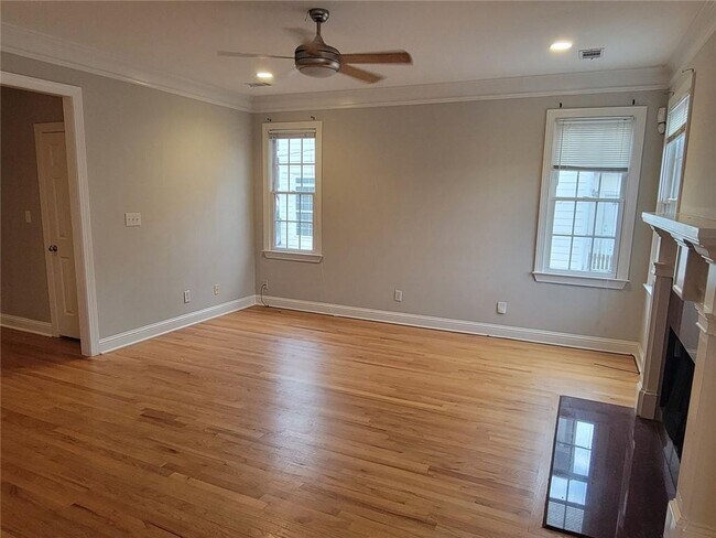 Building Photo - 51 Little St SE