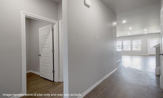 Building Photo - Stylish & Smart Living in Yukon – 4-Bedroo...
