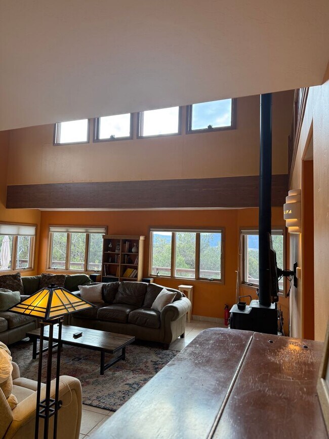 Building Photo - Charming Southwestern Stucco Home