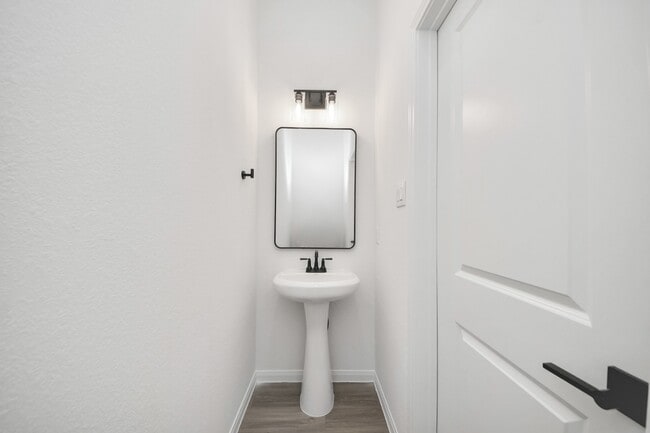 Building Photo - 5103 Mallow St