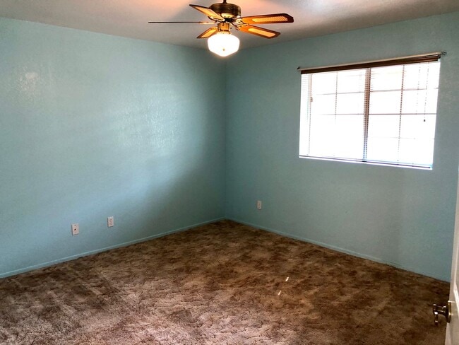 Building Photo - Great 3 Bedroom, 2 Bathroom Home in Quiet Neighborhood!
