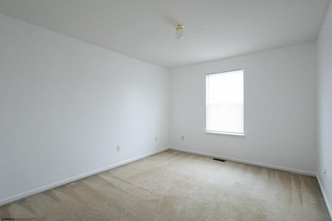 Building Photo - 4 Millard Ave