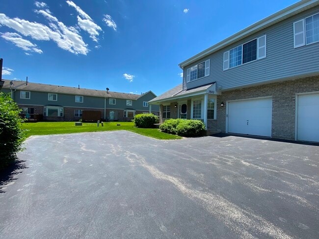 Building Photo - 3503 Willowview Ct