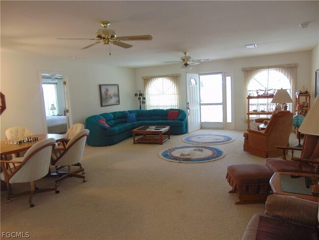 Building Photo - 1092 Riverbend Dr