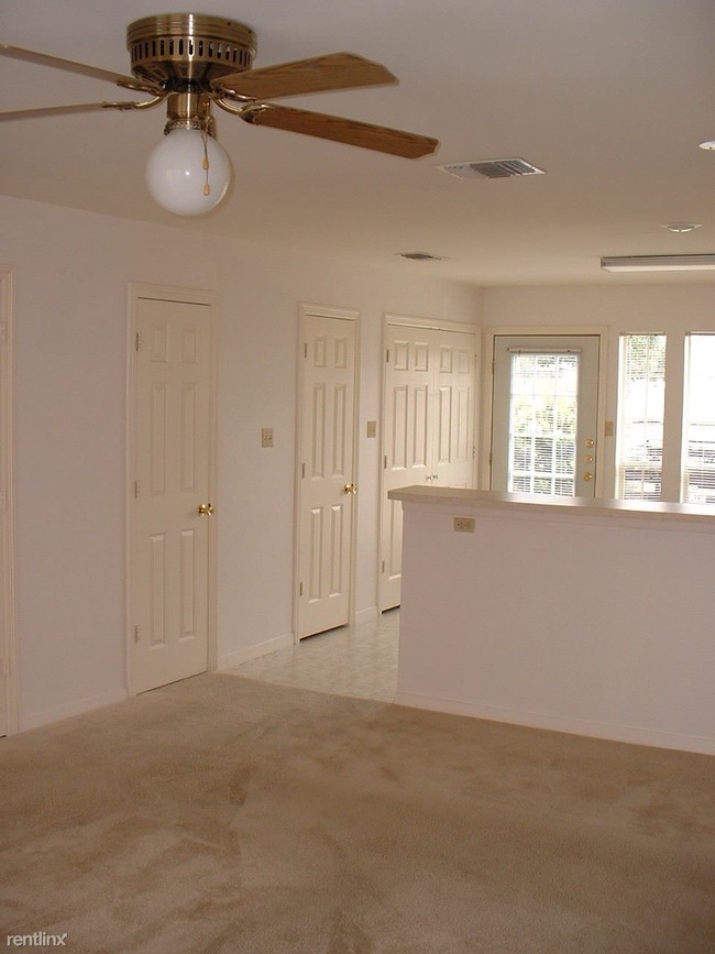 Building Photo - 2 br, 2.5 bath  - Carters Cove  Townhouse