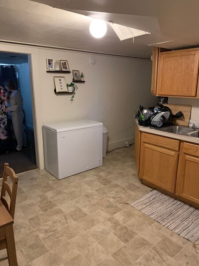 Building Photo - Chang Duplex