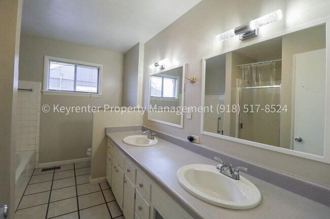 Building Photo - LOCATION LOCATION LOCATION!! Brookside Gem Available Immediately!