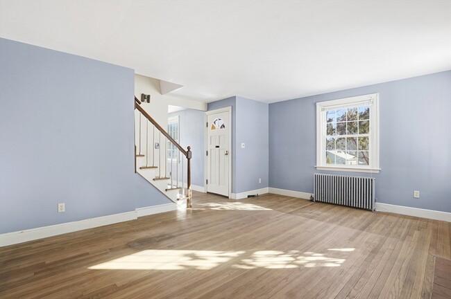 Building Photo - 12 Cardinal Rd