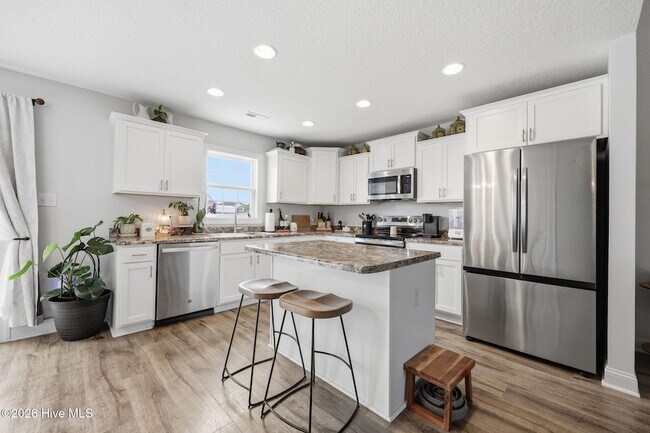 Building Photo - 708 Puppy Drum Ln