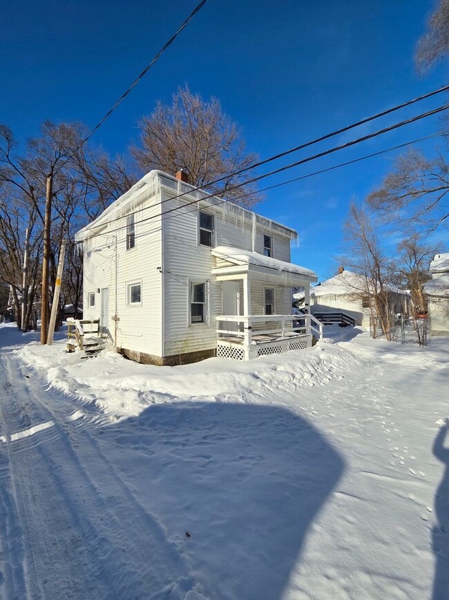 Building Photo - 2 bedroom, 1 bath house