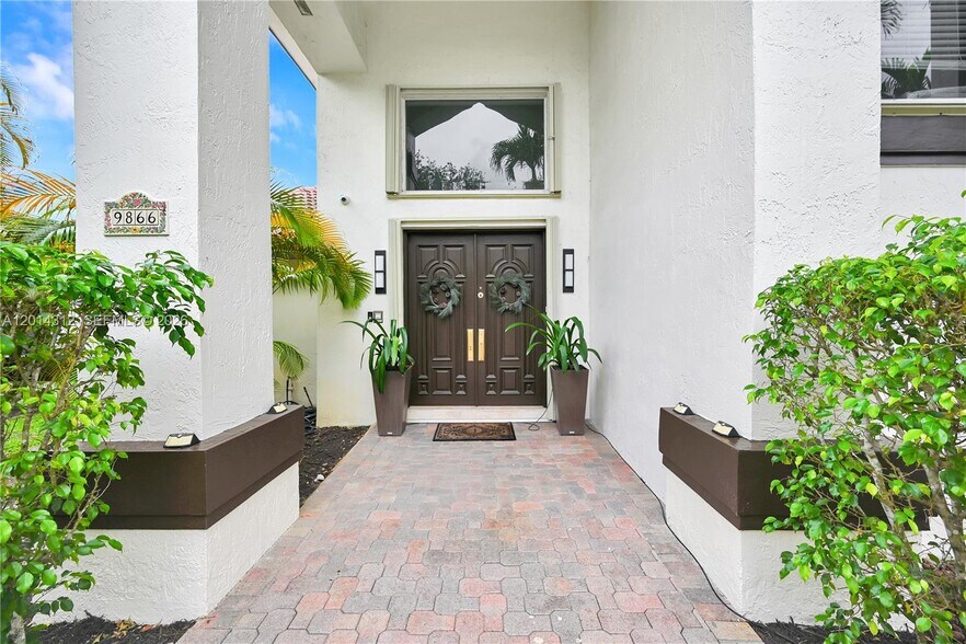 Building Photo - 9866 SW 111th Ter