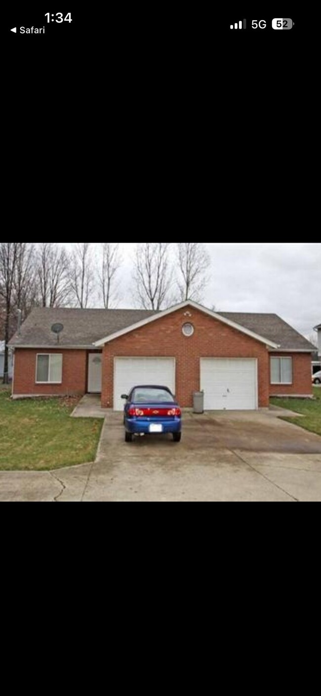 Building Photo - 8385 Hendrickson Rd
