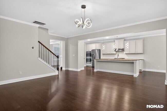 Building Photo - Spacious 5BR House in Buford